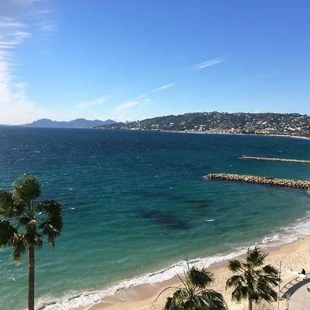 2p Vue Face Au Port De Juan Apartment